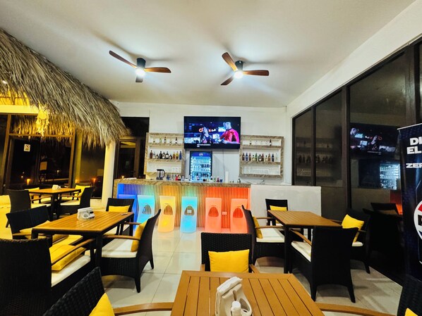 Restaurant - Ricco Beach (Monterrico)
