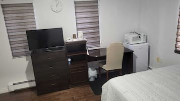 1 Schlafzimmer, BĂŒgeleisen/BĂŒgelbrett, BettwĂ€sche