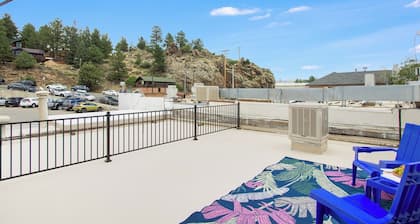 The Hideout - An Urban gem in downtown Estes Park!