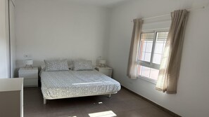 1 bedroom, iron/ironing board, internet, bed sheets