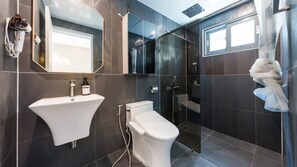 2 間睡房、免費 Wi-Fi