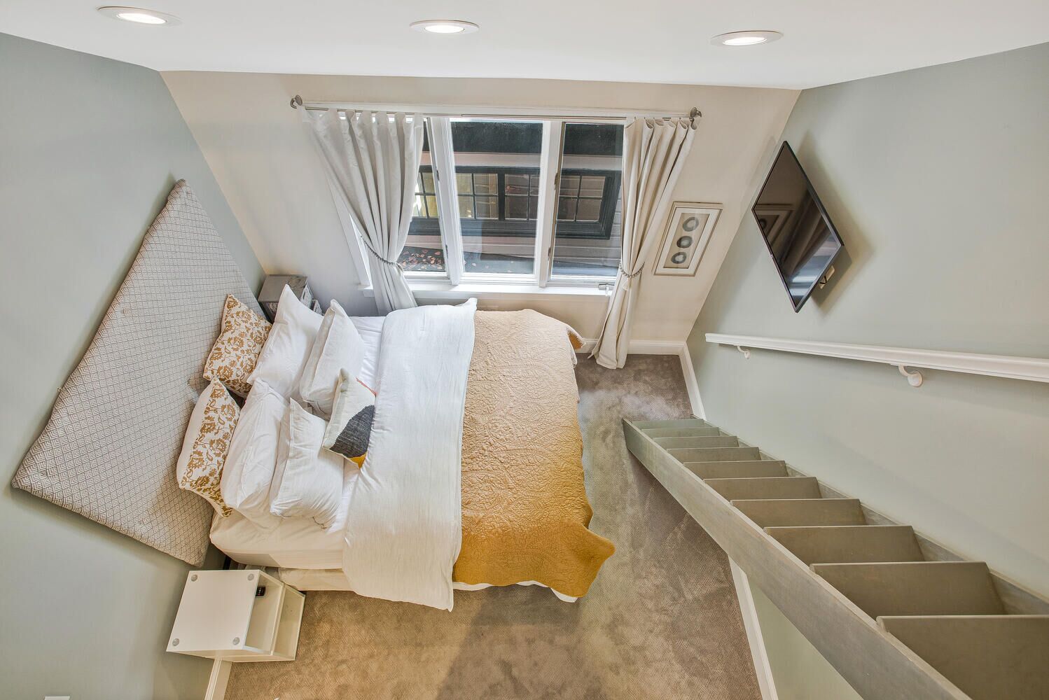 2 habitaciones, tabla de planchar con plancha, cuna de viaje y wifi 