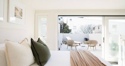 Luxury 3BR home w rooftop + garden/BBQ + near CBD