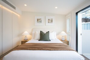 3 bedrooms, desk, iron/ironing board, travel cot