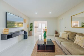 Smart TV, books, stereo