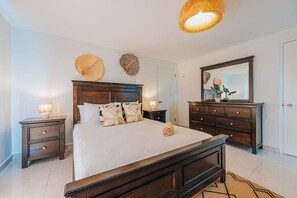 2 bedrooms, in-room safe, desk, iron/ironing board