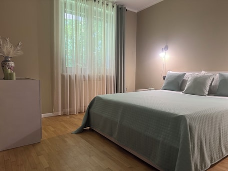 2 bedrooms, WiFi, bed sheets. A Place For You!