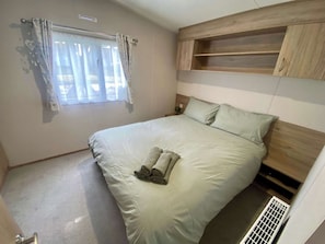 2 室のベッドルーム、アイロン / アイロン台、WiFi、ベッドシーツ