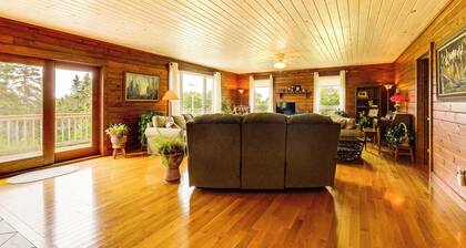 The Hideaway in Downeast Maine: Walk to Ocean