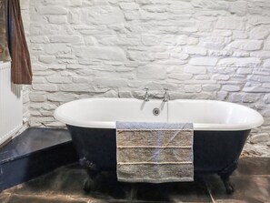 Towels - Thatched Cottage - UK50261 (Llandeilo)
