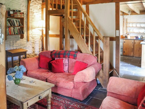 Thatched Cottage - UK50261