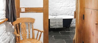 Thatched Cottage - UK50261