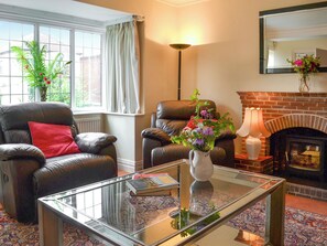 Fireplace - 4 bedroom accommodation in Bridlington (Bridlington)