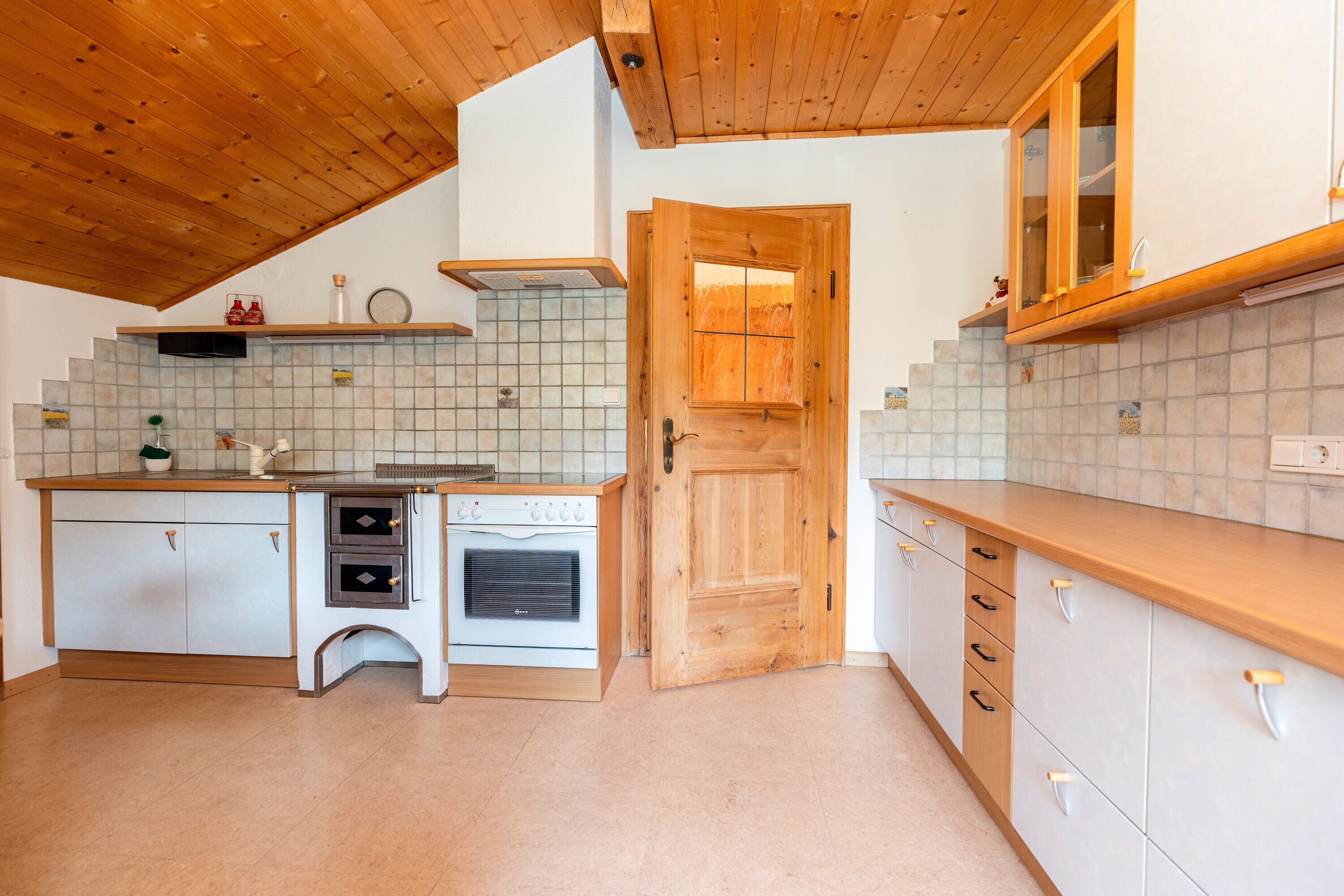 Réfrigérateur, micro-ondes, cafetière/bouilloire