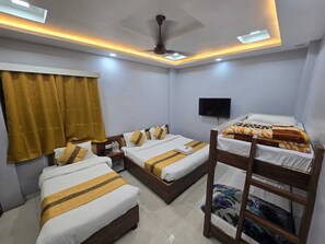 Room - Hotel Nanak Place (Varanasi)