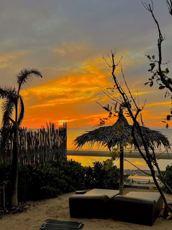Sun | Strand-/Meerblick