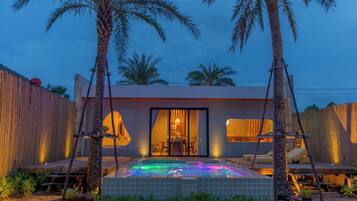 Owari's ie | Private pool