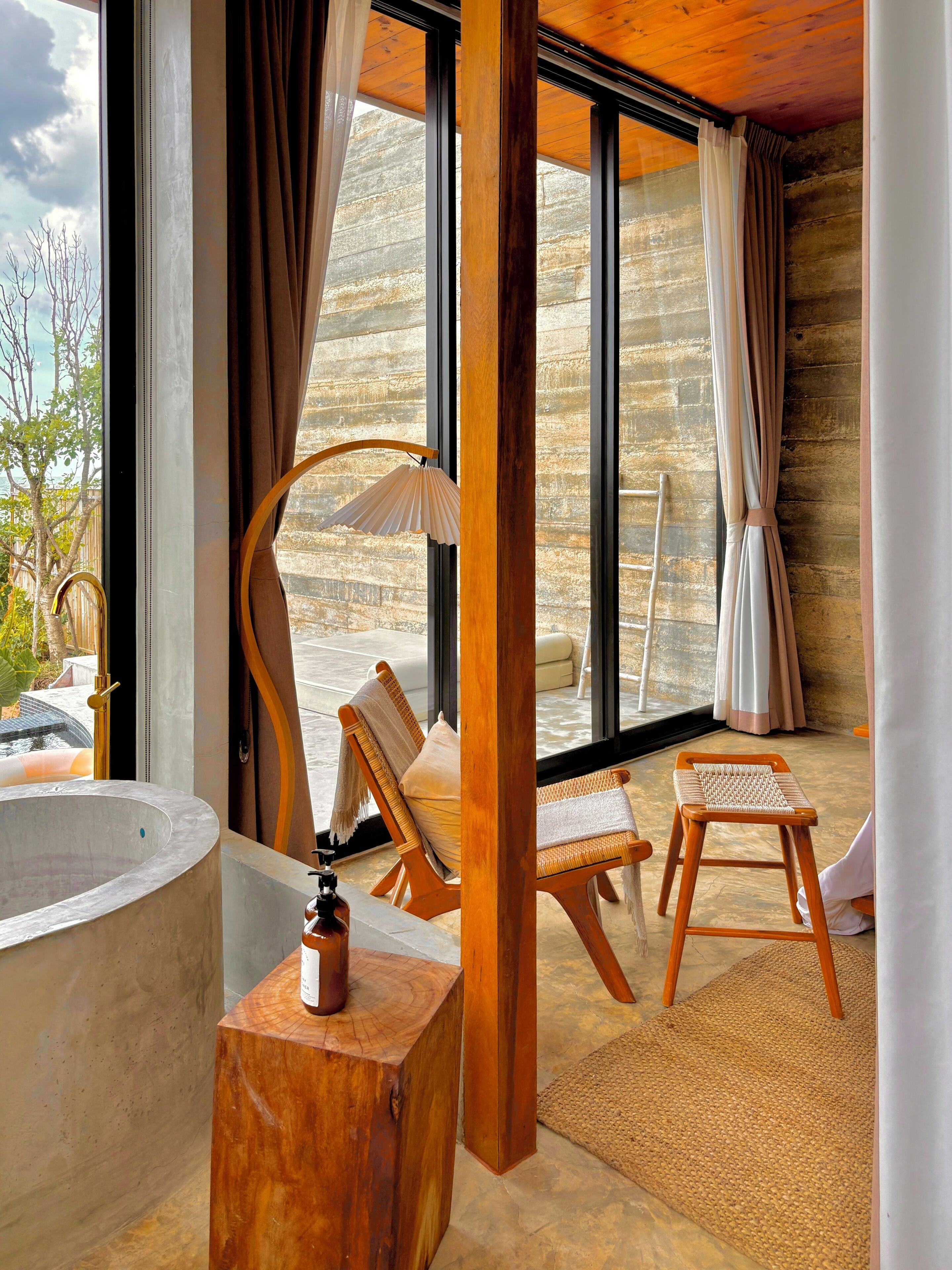 Artículos de tocador de diseñador, secador de pelo, toallas, jabón