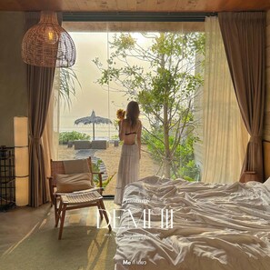 Moon | Premium bedding, free minibar, soundproofing, rollaway beds