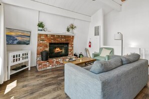 Casa, sacada, vista para a montanha | Área de estar