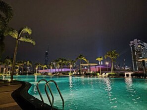 Indoor/outdoor pool