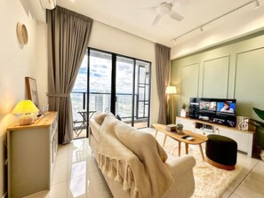 35-inch TV with cable channels - Trion Residence by Emily in Town (Kuala Lumpur)