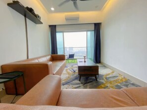 Superior Apartment, 3 Bedrooms, Balcony, City View | Living area
