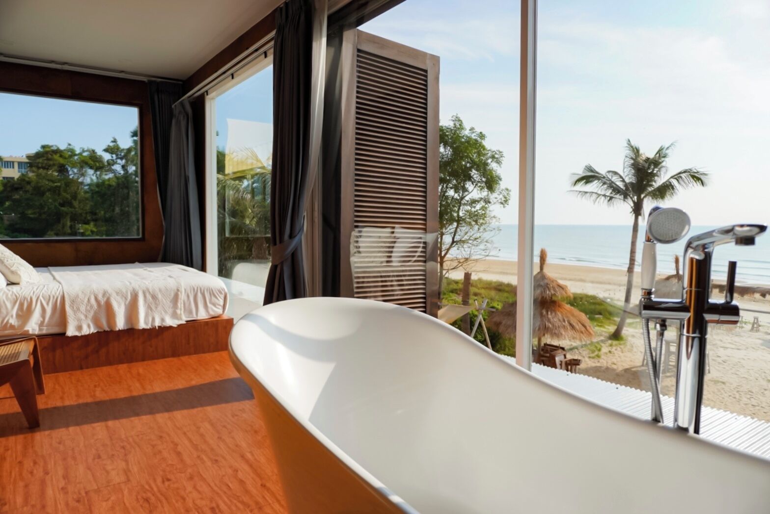 Seterika/papan seterika, Wi-fi percuma 