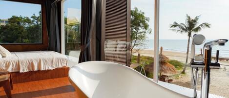 Iron/ironing board, free WiFi