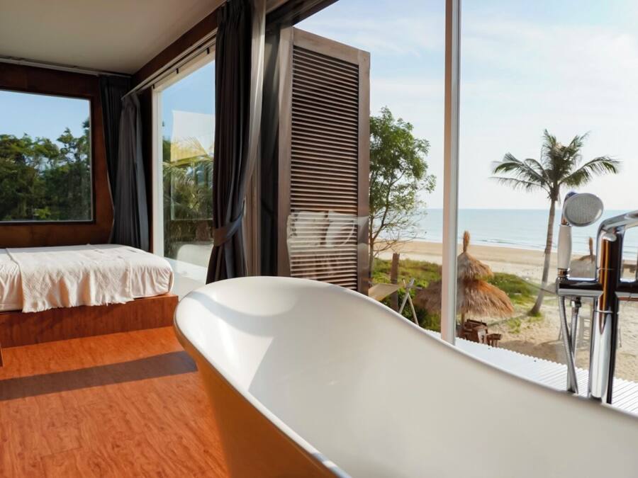 Iron/ironing board, free WiFi