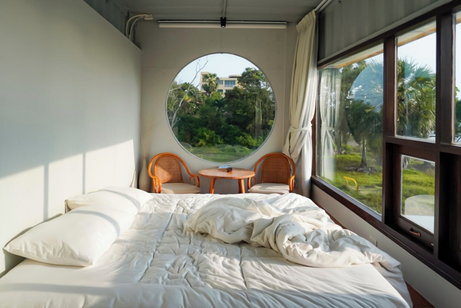 Tabla de planchar con plancha y wifi gratis