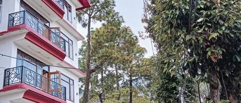 Façana frontal de l'allotjament