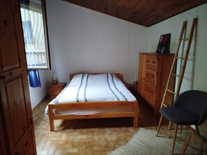 1 soverom, strykejern/-brett, reiseseng for barn og wi-fi (inkludert)