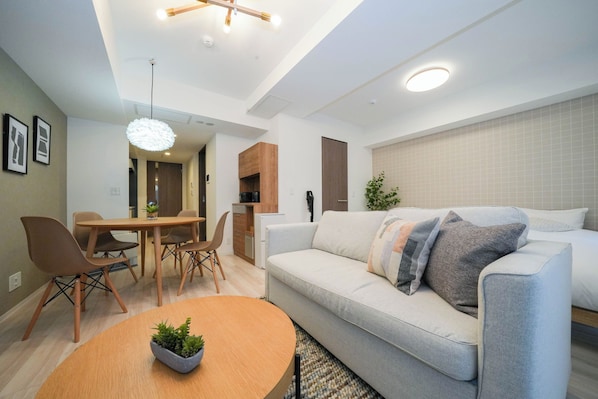 Deluxe Studio | Living area | 40-inch flat-screen TV with digital channels - Mondomio Sapporo Minami 3-jo (Sapporo)