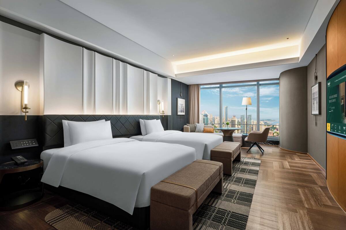 Free minibar, in-room safe, blackout curtains, soundproofing