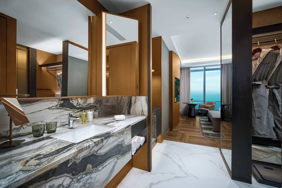 Free minibar, in-room safe, blackout curtains, soundproofing