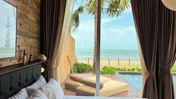 Fuyu | Desk, laptop workspace, free WiFi