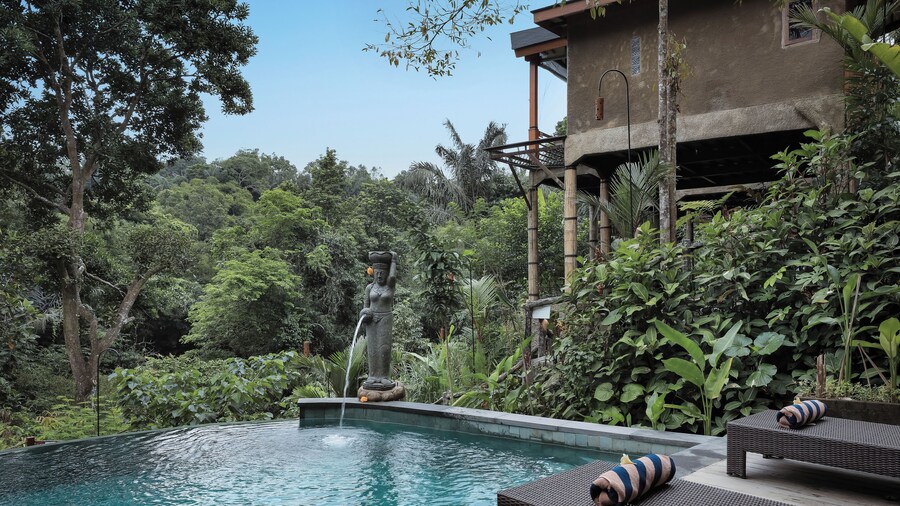 Alamora Healing Escape