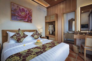 Superior Room with Bathtub and 10 minutes Foot or Shoulder Massage | เตารีด/โต๊ะรีดผ้า, Wi-Fi ฟรี, ผ้าปูที่นอน