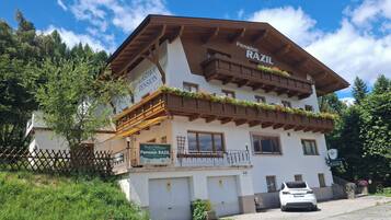 Façade de lâhĂ©bergement