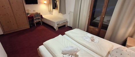 Comfort Triple Room, Balcony, Mountain View