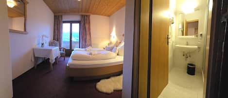 Ropa de cama hipoalergénica y escritorio