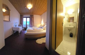 Comfort Double Room, Balcony, Mountain View | Hypo-allergenic bedding, desk, laptop workspace, free WiFi - Pension Razil (Ladis)