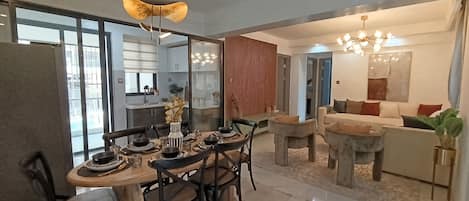 Comfort Apartment, City View | Living area