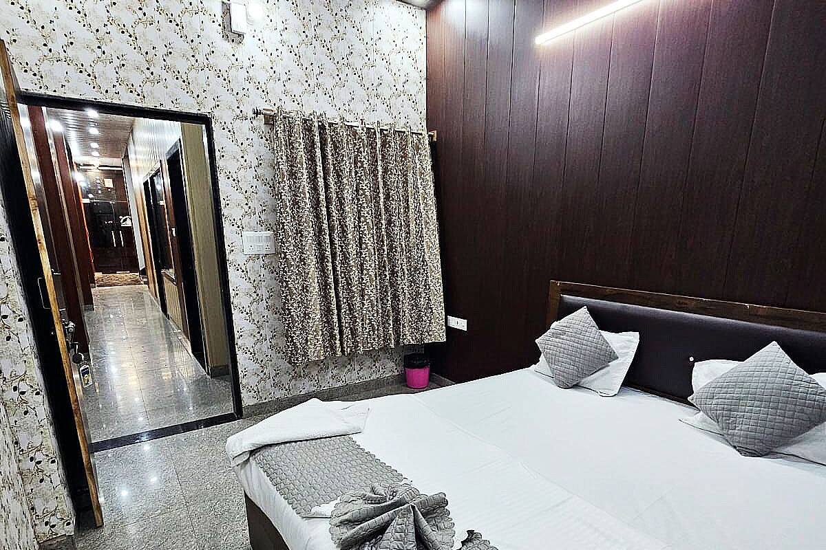 Deluxe Double Room | Free WiFi