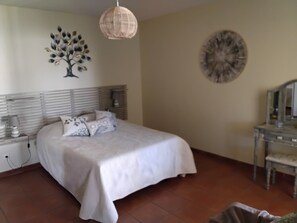 1 Schlafzimmer, Zimmersafe, Bügeleisen/Bügelbrett, kostenloses WLAN