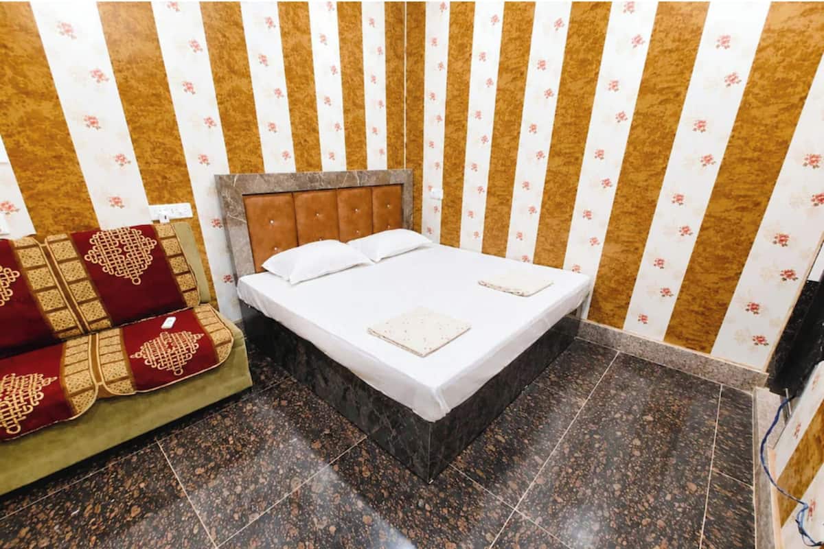 Ropa de cama hipoalergénica, escritorio, sistema de insonorización