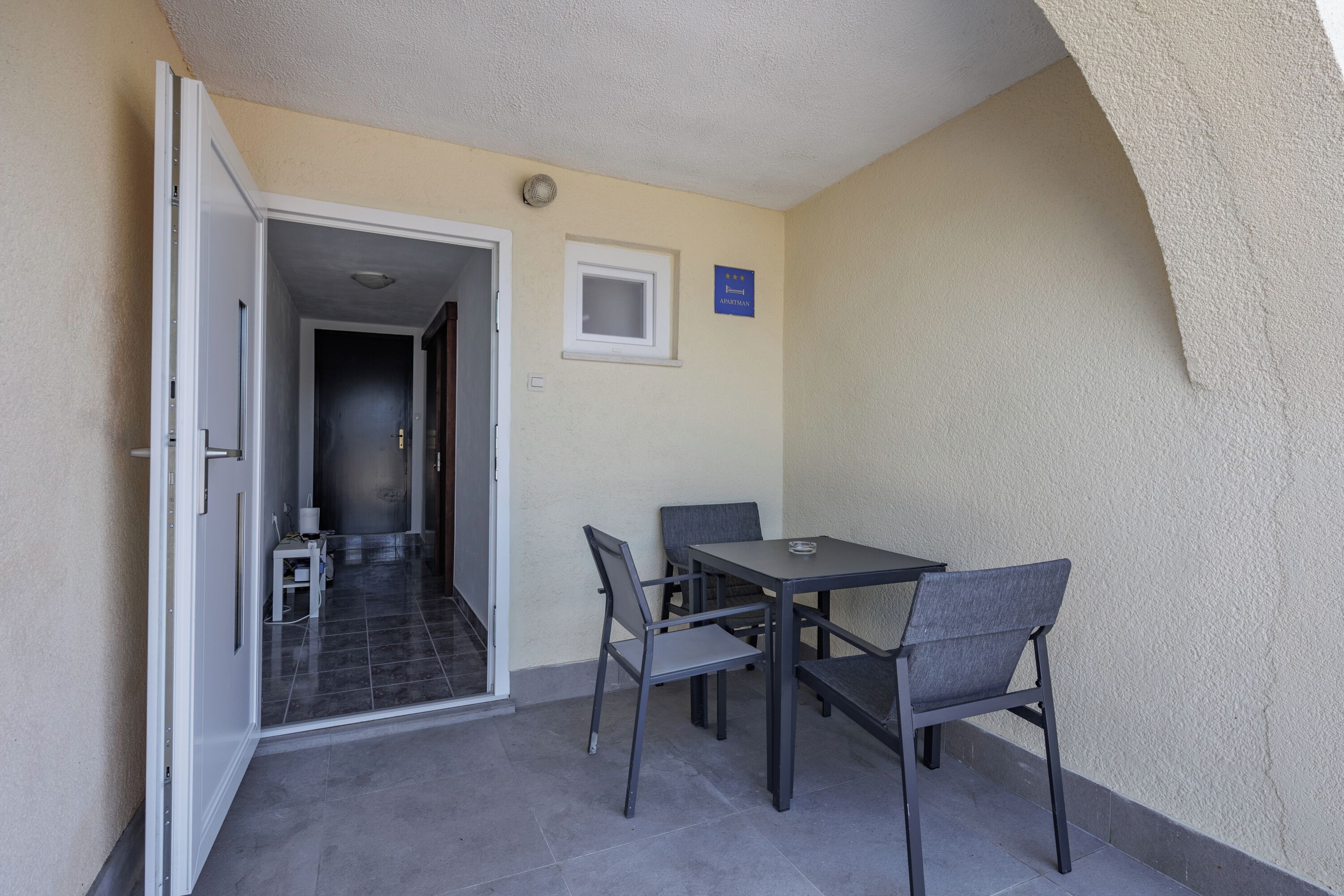 Appartamento familiare, camere multiple (Viky's Place 1) | Ristorazione all'aperto
