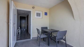 Family Apartment, Multiple Bedrooms (Viky's Place 1) | Outdoor dining