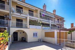 Family Apartment, Multiple Bedrooms (Viky's Place 1) | Exterior